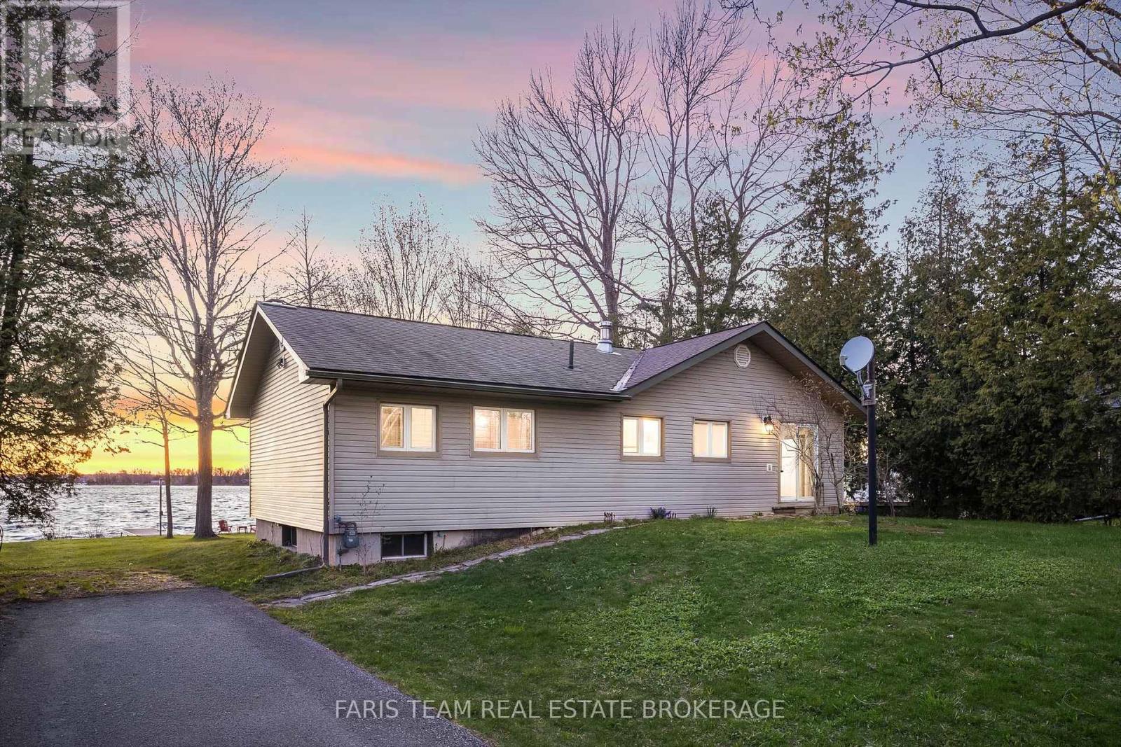 5240 PROSPECT AVENUE, Ramara, Ontario