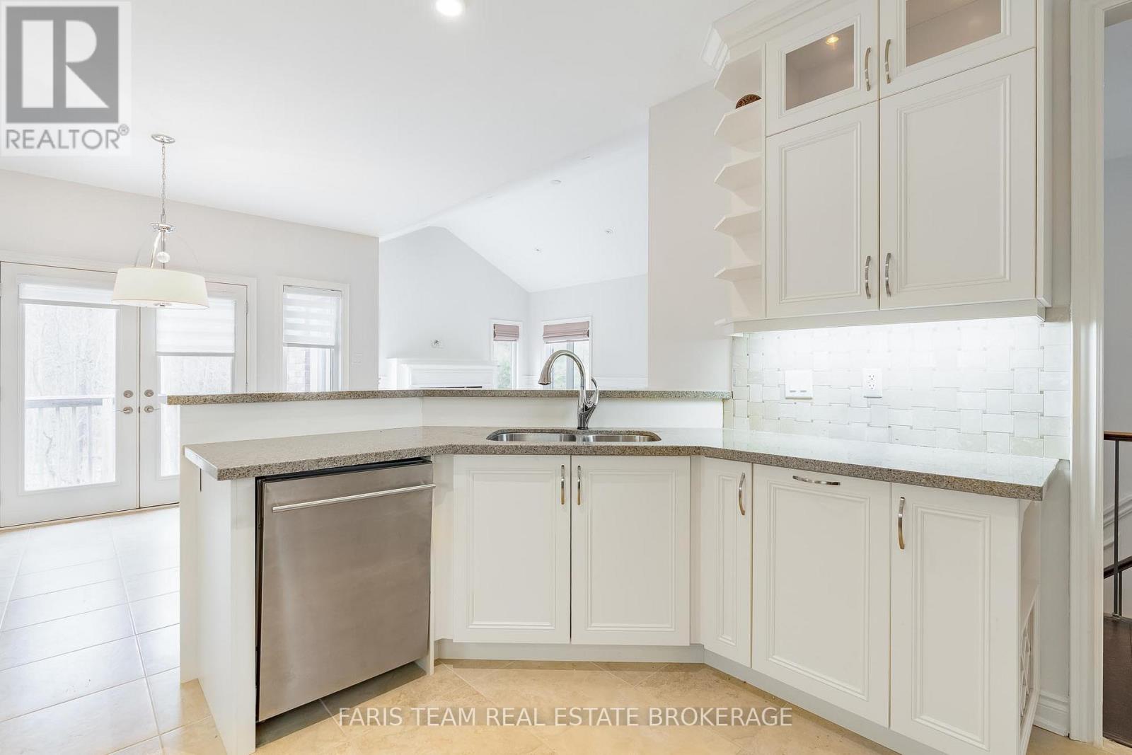 4 Diamond Valley Drive, Oro-Medonte, Ontario  L0L 2E0 - Photo 11 - S13120712