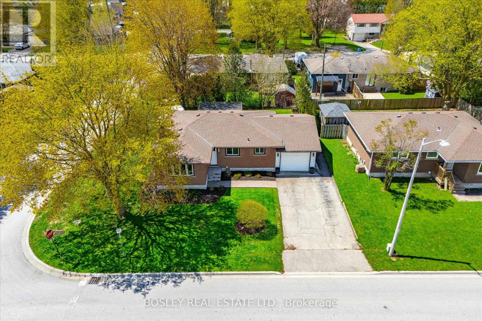 204 Irvine Street, Centre Wellington, Ontario  N0B 1S0 - Photo 4 - X12912972