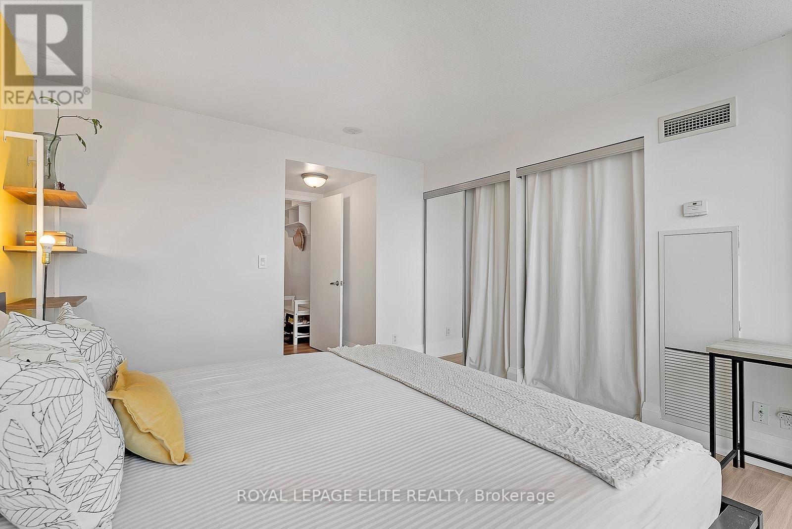 1816 - 185 Legion Road N Road, Toronto, Ontario  M8Y 0A1 - Photo 17 - W13120618
