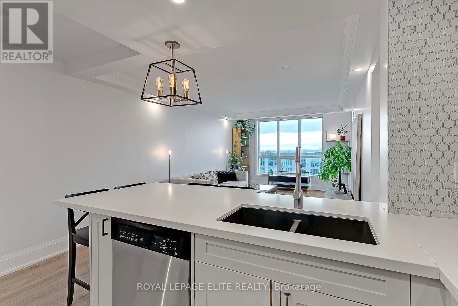1816 - 185 Legion Road N Road, Toronto, Ontario  M8Y 0A1 - Photo 21 - W13120618