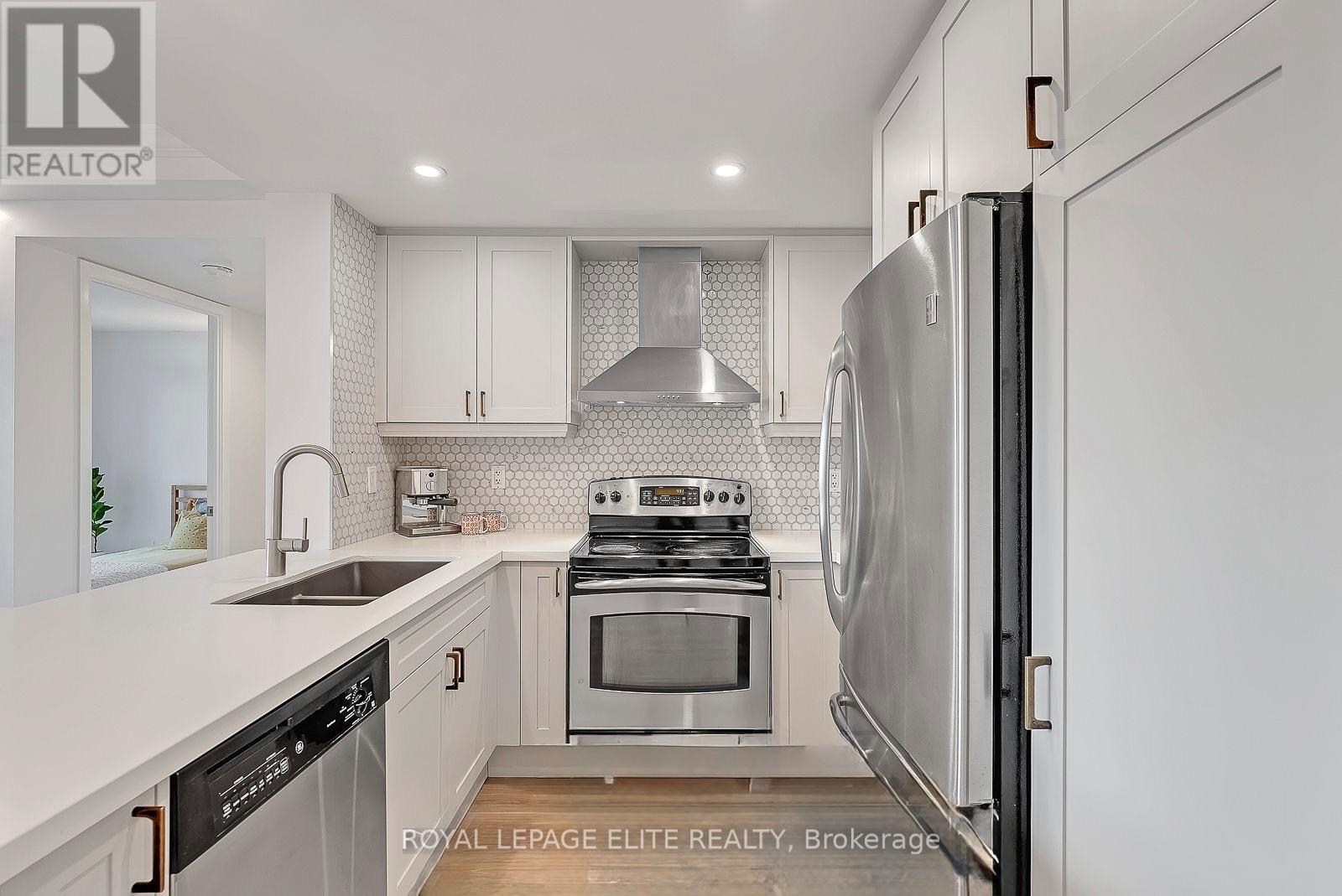 1816 - 185 Legion Road N Road, Toronto, Ontario  M8Y 0A1 - Photo 39 - W13120618