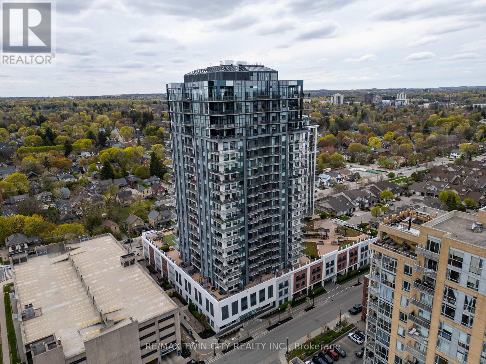 1009 - 155 Caroline Street S, Waterloo, Ontario  N2L 0J8 - Photo 2 - X13120672