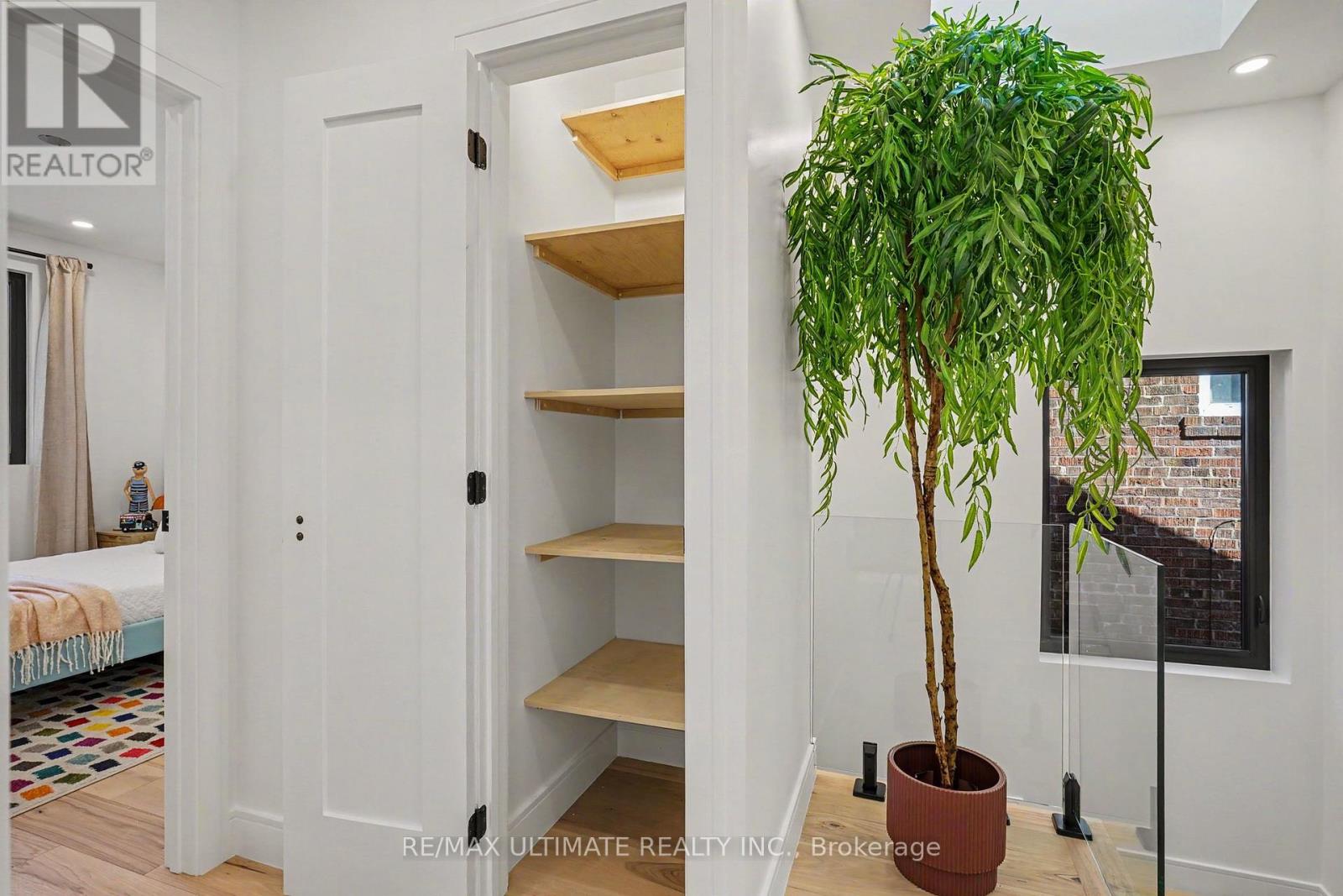89 Alberta Avenue W, Toronto, Ontario  M6H 2R7 - Photo 18 - C13117082