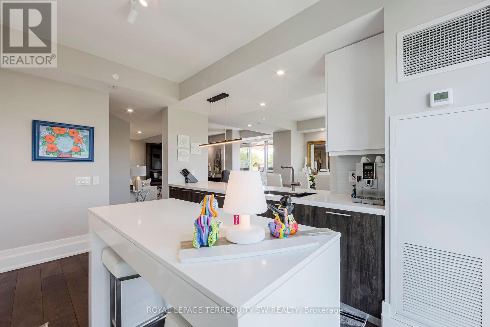 605 - 3 Southvale Drive, Toronto, Ontario  M4G 1G1 - Photo 13 - C13119578
