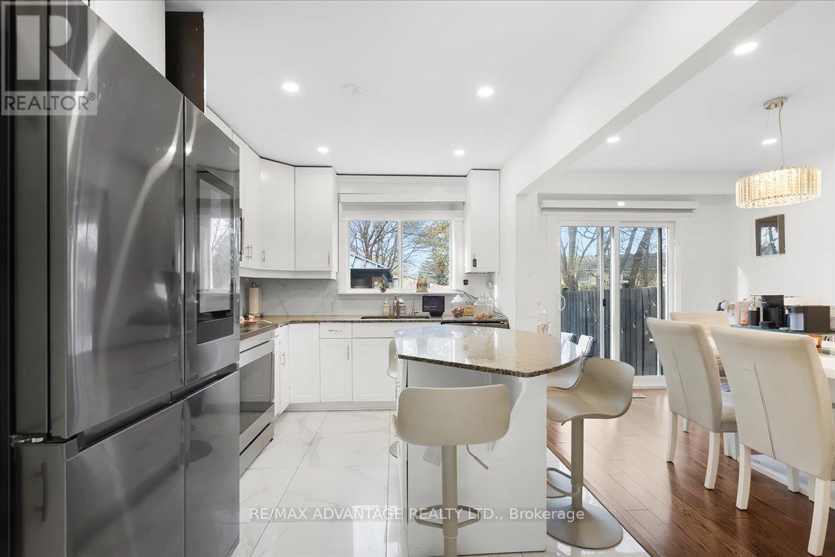 3218 Mainsail Crescent, Mississauga, Ontario  L5L 1H2 - Photo 6 - W13120818