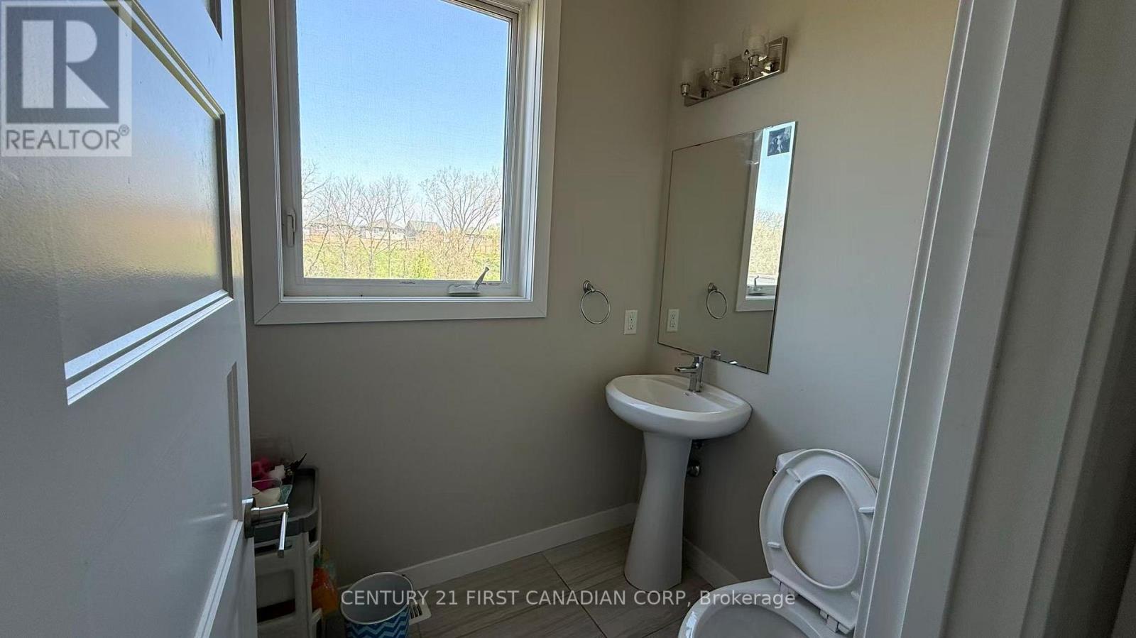 968 West Village Square, London North, Ontario  N6H 0J7 - Photo 7 - X13120856