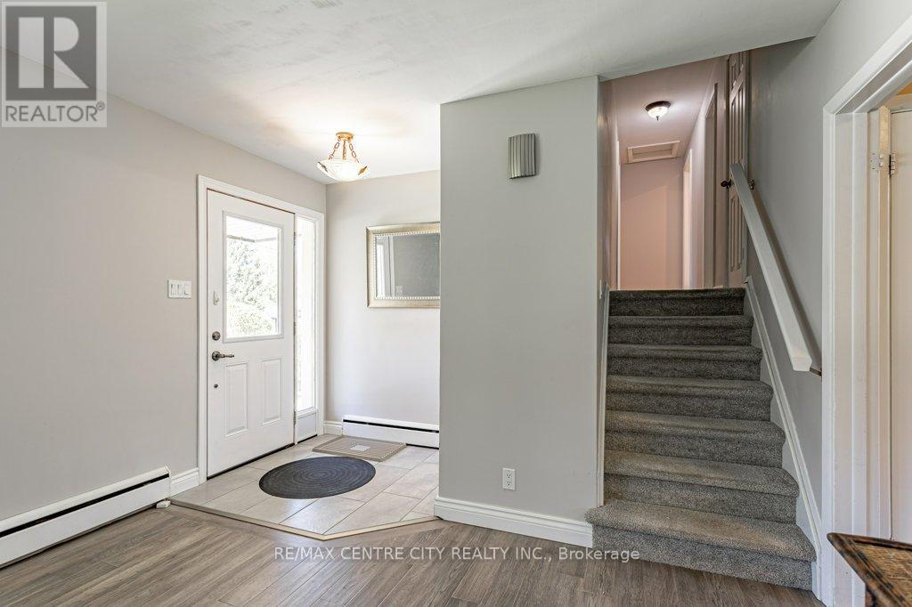 858 Hickory Road, London North, Ontario  N6H 2V4 - Photo 4 - X13120866