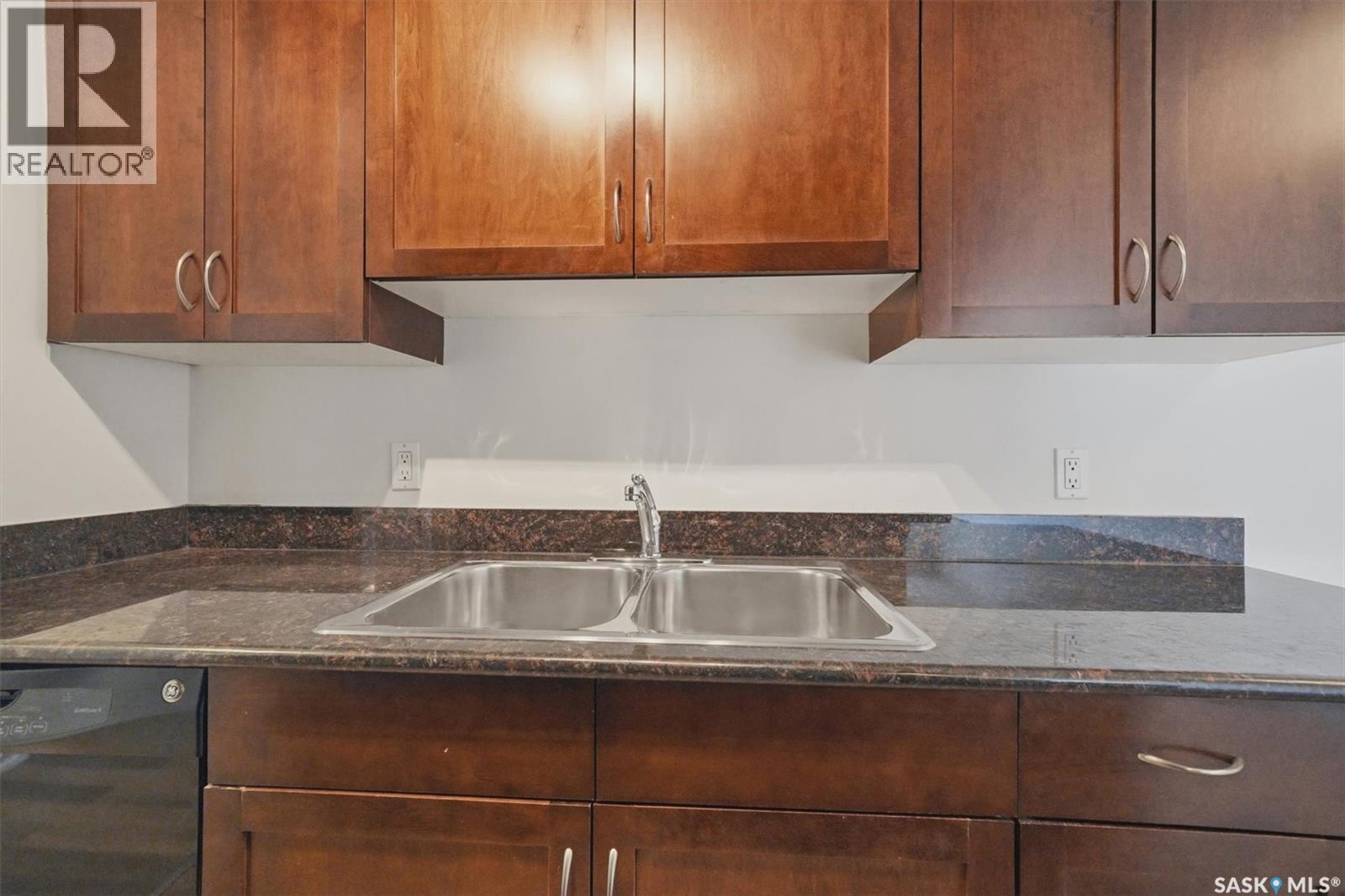 2233 St Henry Avenue, Saskatoon, Saskatchewan  S7M 5K6 - Photo 15 - SK035812