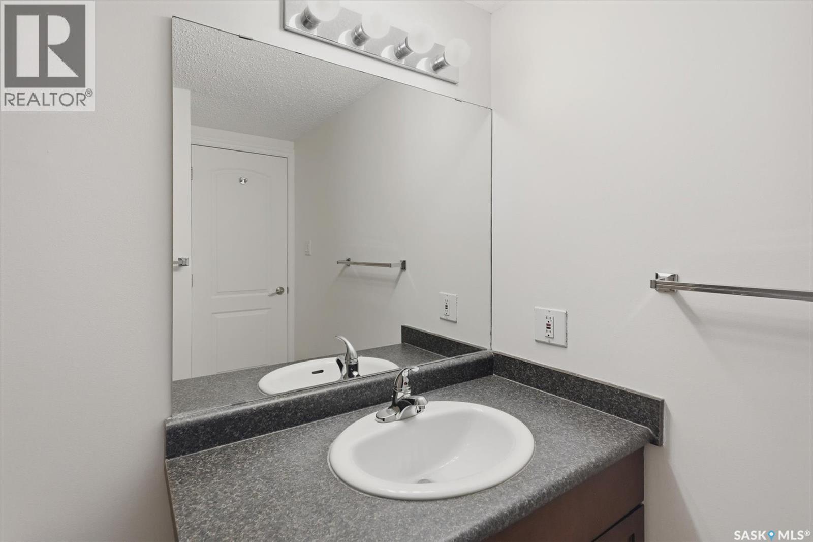 2233 St Henry Avenue, Saskatoon, Saskatchewan  S7M 5K6 - Photo 24 - SK035812