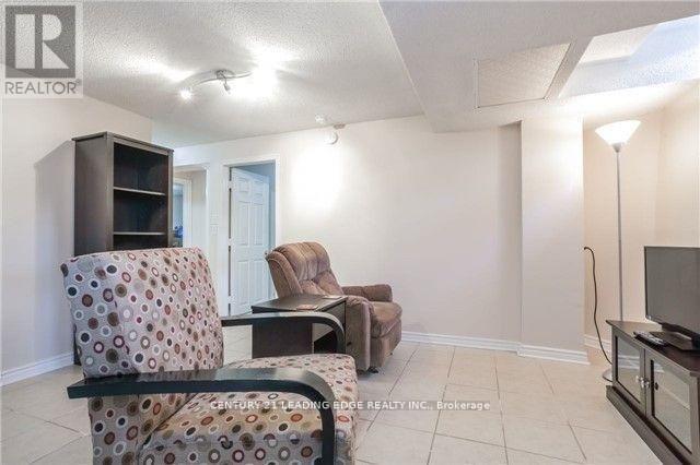 298 Hoover Drive, Pickering, Ontario  L1V 5S1 - Photo 5 - E13116188