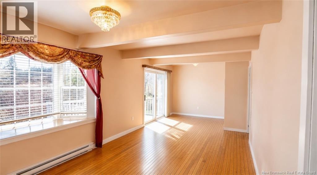 496 Rue Principale, Pointe-Verte, New Brunswick  E8J 2Z6 - Photo 22 - NB139351