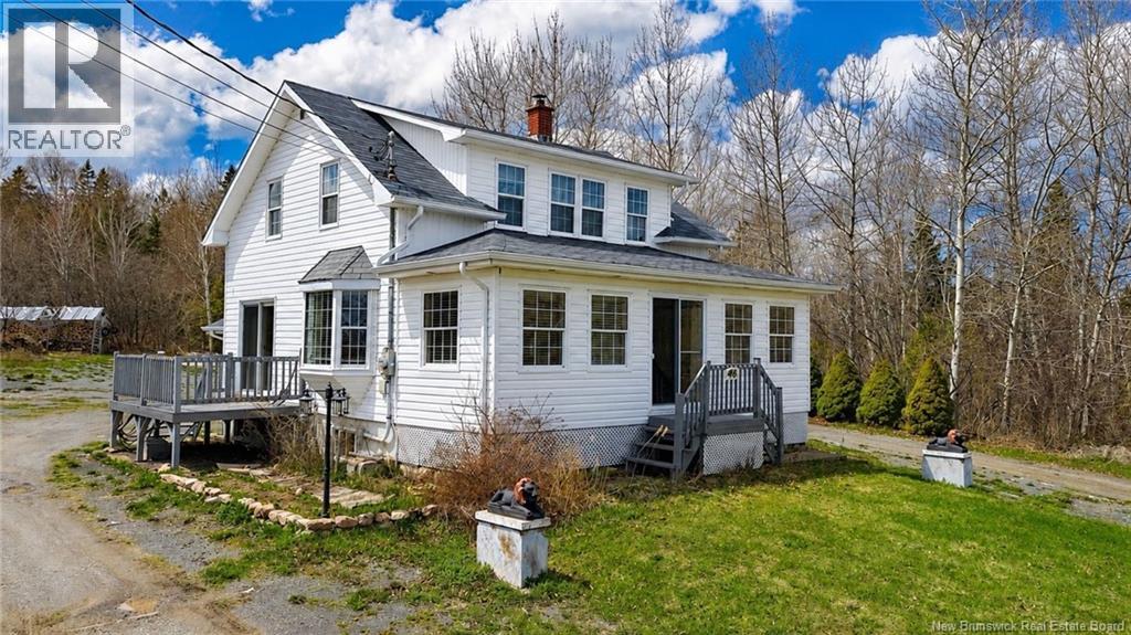 496 Rue Principale, Pointe-Verte, New Brunswick  E8J 2Z6 - Photo 40 - NB139351