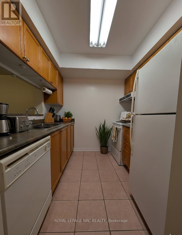 223 - 650 Lawrence Avenue W, Toronto, Ontario  M6A 3E8 - Photo 5 - C12712514