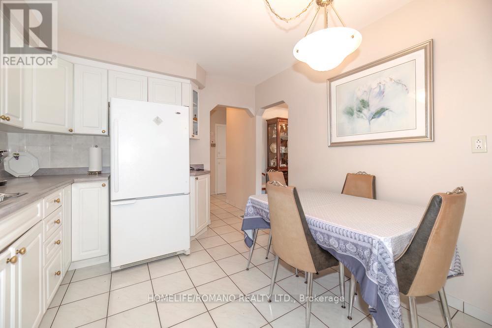24 Katherine Road, Toronto, Ontario  M3K 1H9 - Photo 12 - W13118164
