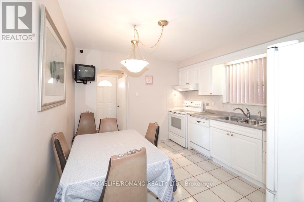 24 Katherine Road, Toronto, Ontario  M3K 1H9 - Photo 11 - W13118164