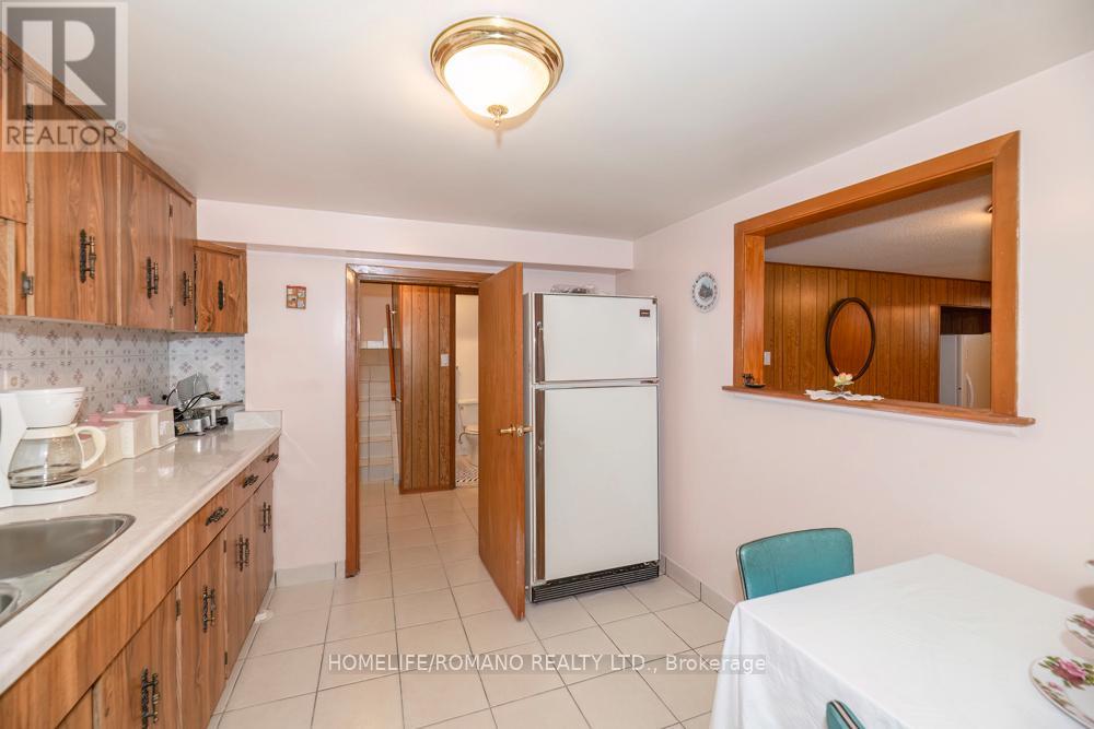 24 Katherine Road, Toronto, Ontario  M3K 1H9 - Photo 21 - W13118164