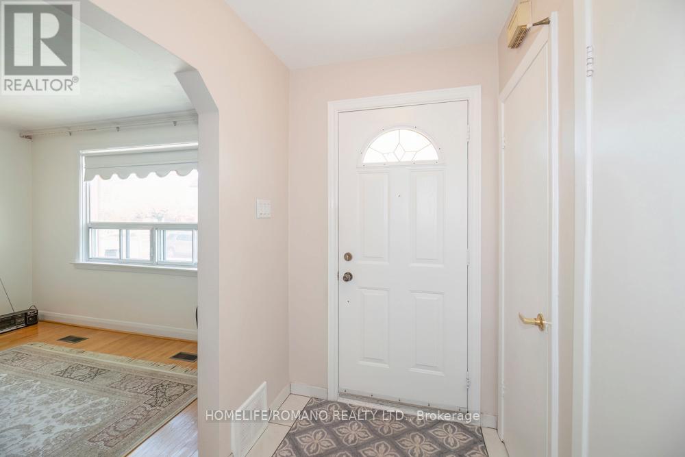 24 Katherine Road, Toronto, Ontario  M3K 1H9 - Photo 3 - W13118164