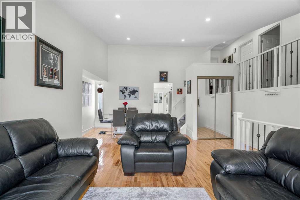 107 Cedargrove Way Sw, Calgary, Alberta  T2W 4V1 - Photo 7 - A2306019
