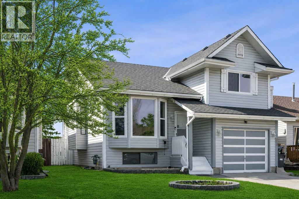 107 Cedargrove Way SW, Calgary, Alberta