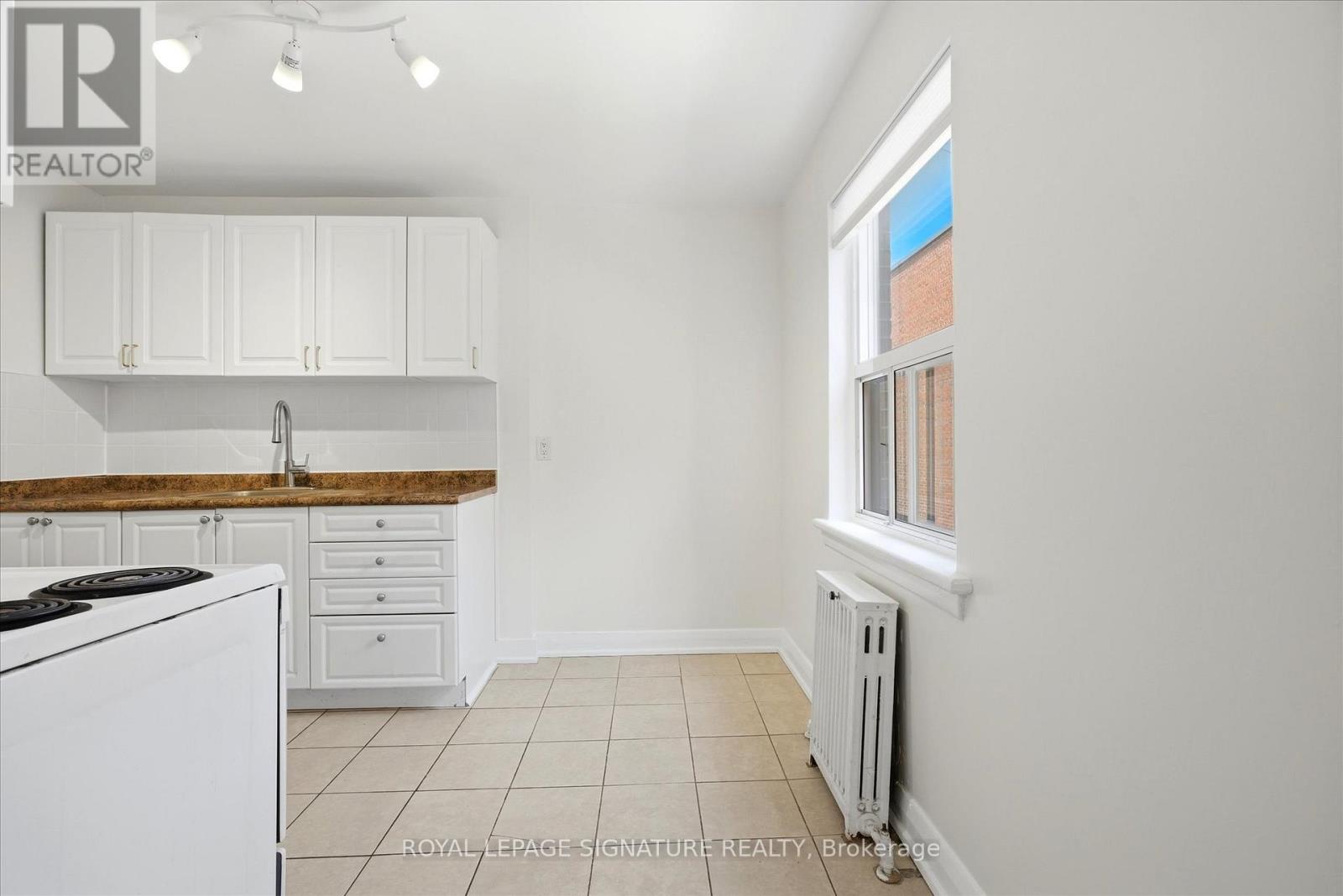 201 - 1000 O'connor Drive, Toronto, Ontario  M4B 2T3 - Photo 8 - E13120878