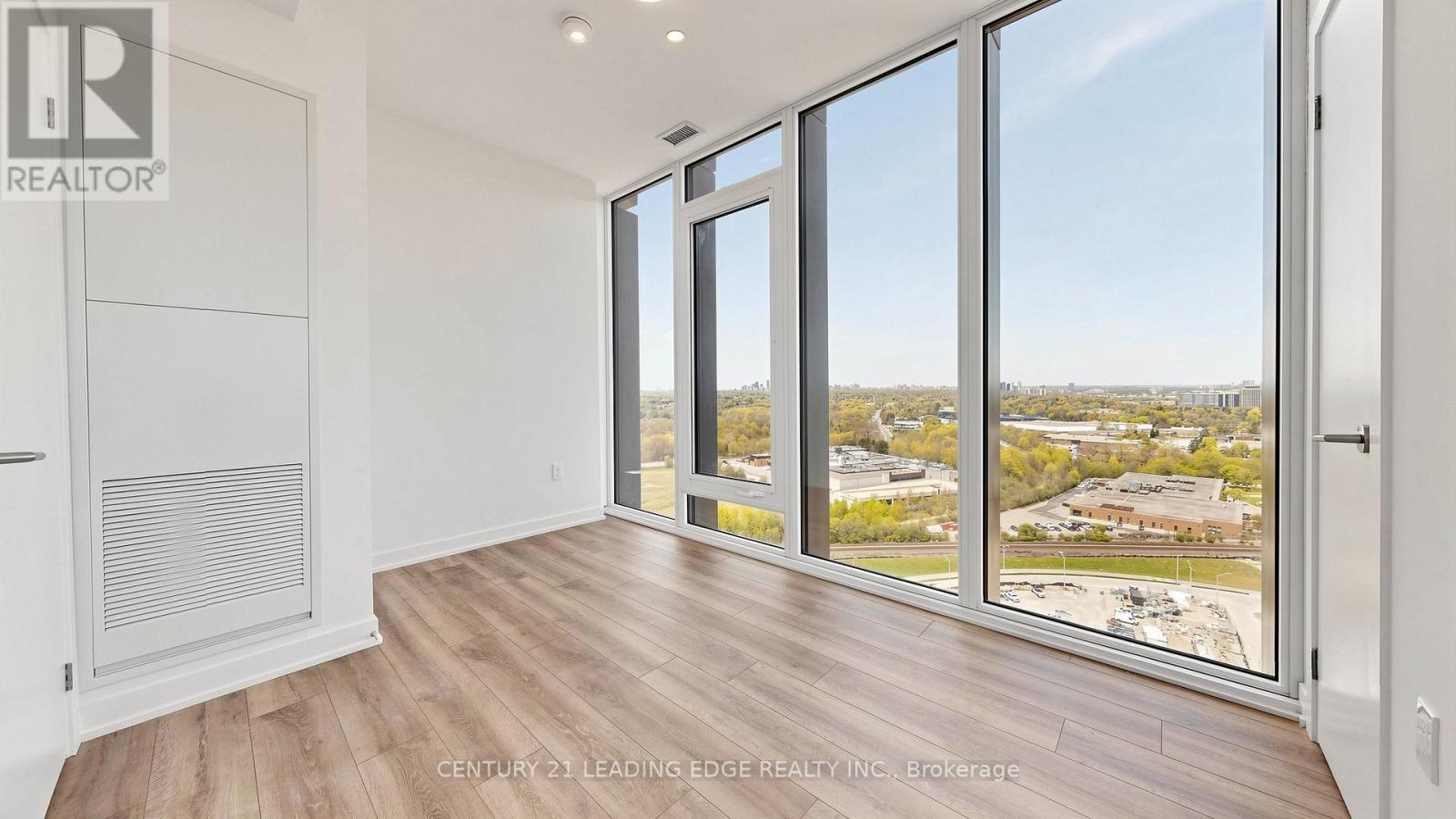 2405 - 5 Quarrington Lane, Toronto, Ontario M3C 0S5 - Photo 21 - C13116564