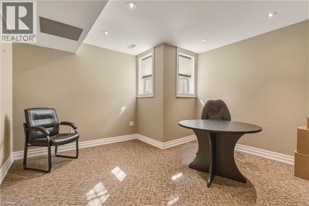 497 Elizabeth Street, Burlington, Ontario  L7R 2M4 - Photo 38 - 40829081