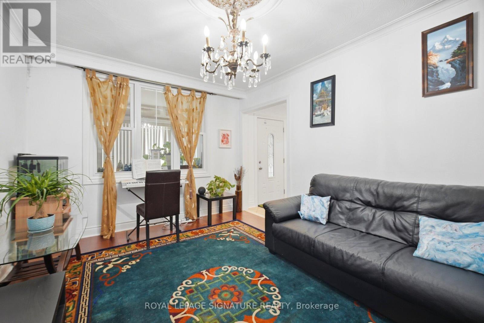 1 - 2000 Dufferin Street, Toronto, Ontario  M6E 3R2 - Photo 10 - W13120758