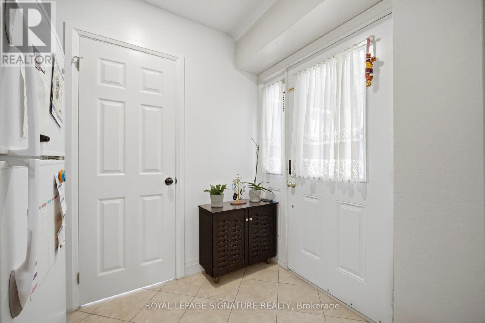 1 - 2000 Dufferin Street, Toronto, Ontario  M6E 3R2 - Photo 17 - W13120758