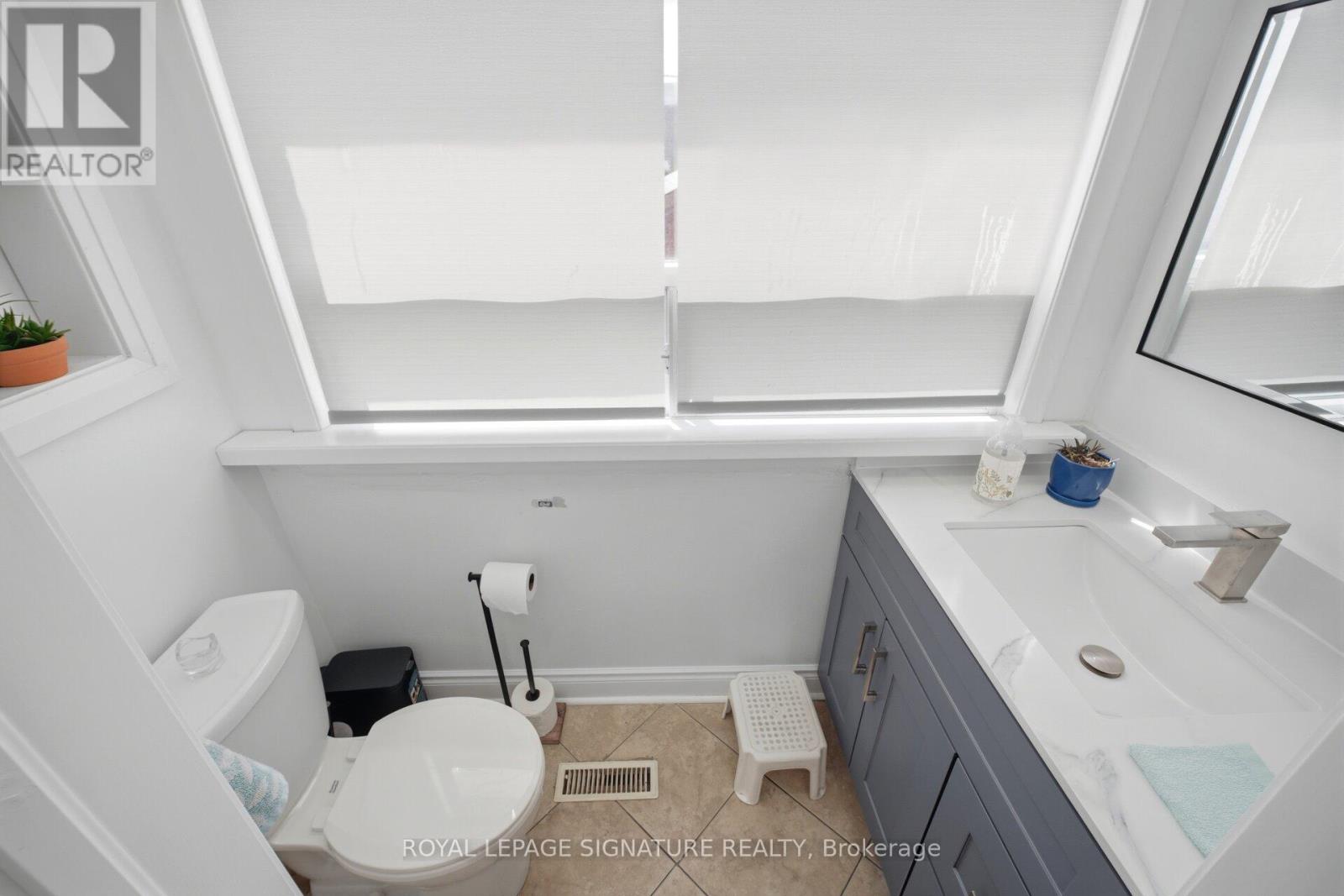 1 - 2000 Dufferin Street, Toronto, Ontario  M6E 3R2 - Photo 18 - W13120758