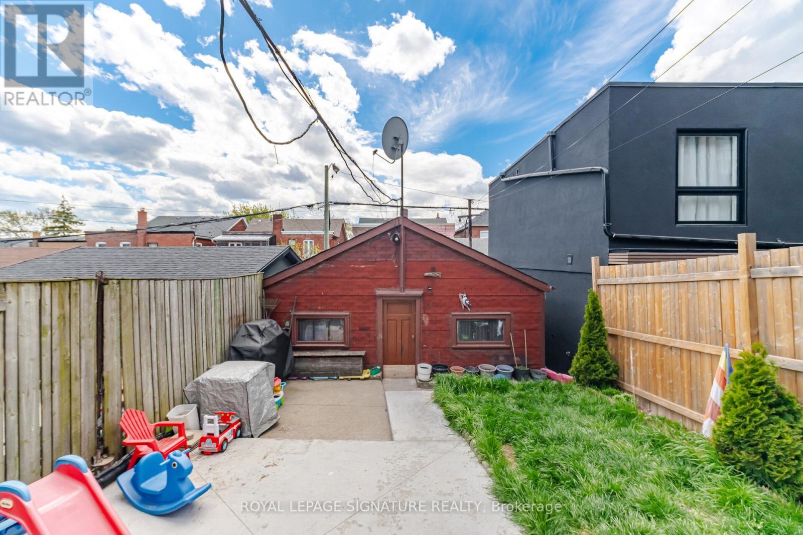 1 - 2000 Dufferin Street, Toronto, Ontario  M6E 3R2 - Photo 34 - W13120758