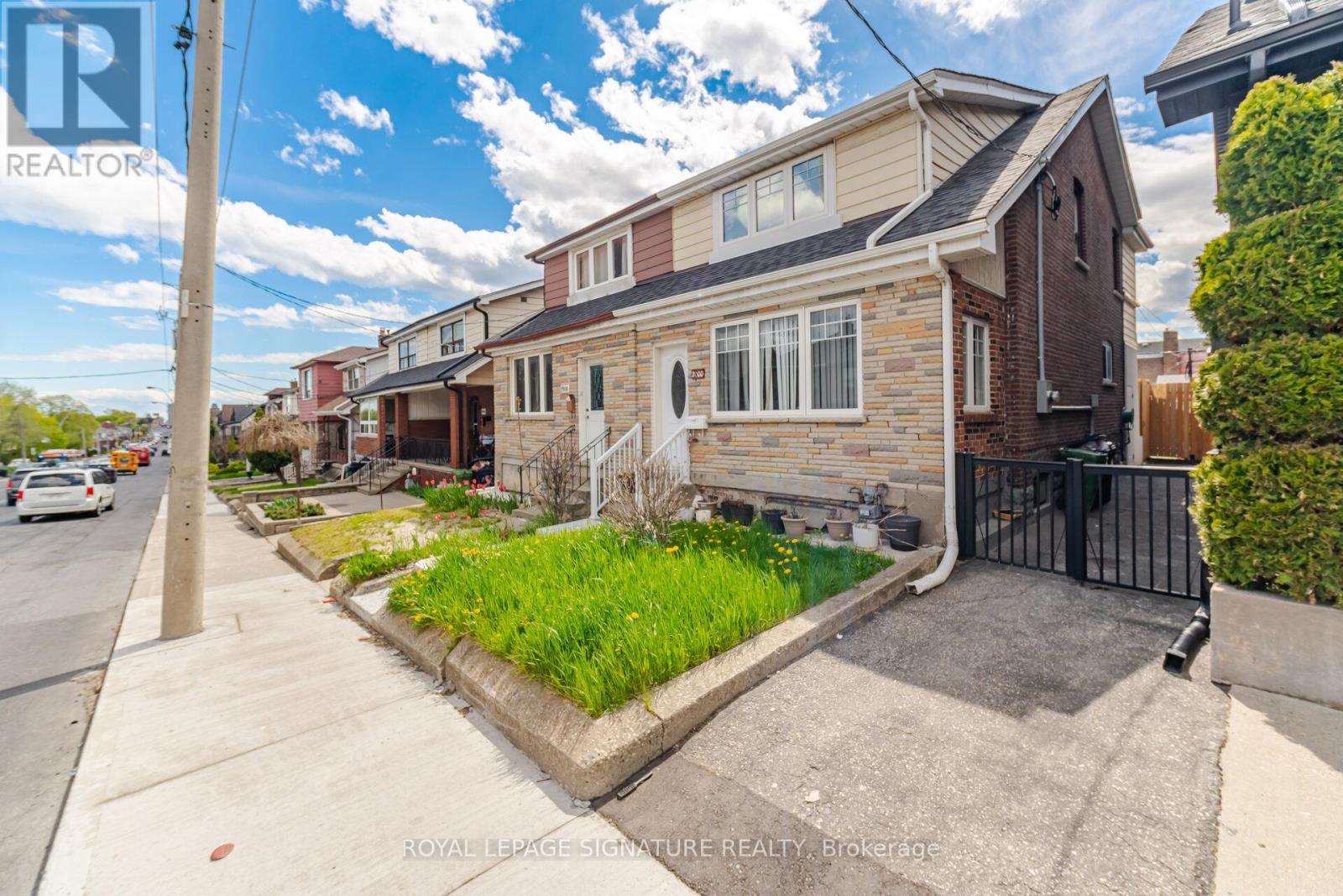 1 - 2000 Dufferin Street, Toronto, Ontario  M6E 3R2 - Photo 5 - W13120758