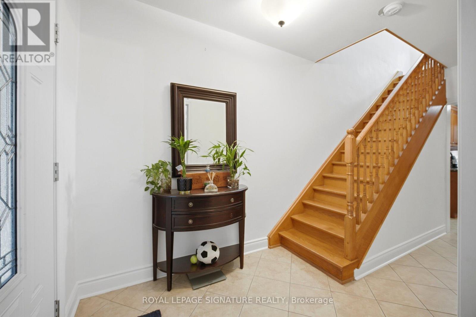 1 - 2000 Dufferin Street, Toronto, Ontario  M6E 3R2 - Photo 8 - W13120758