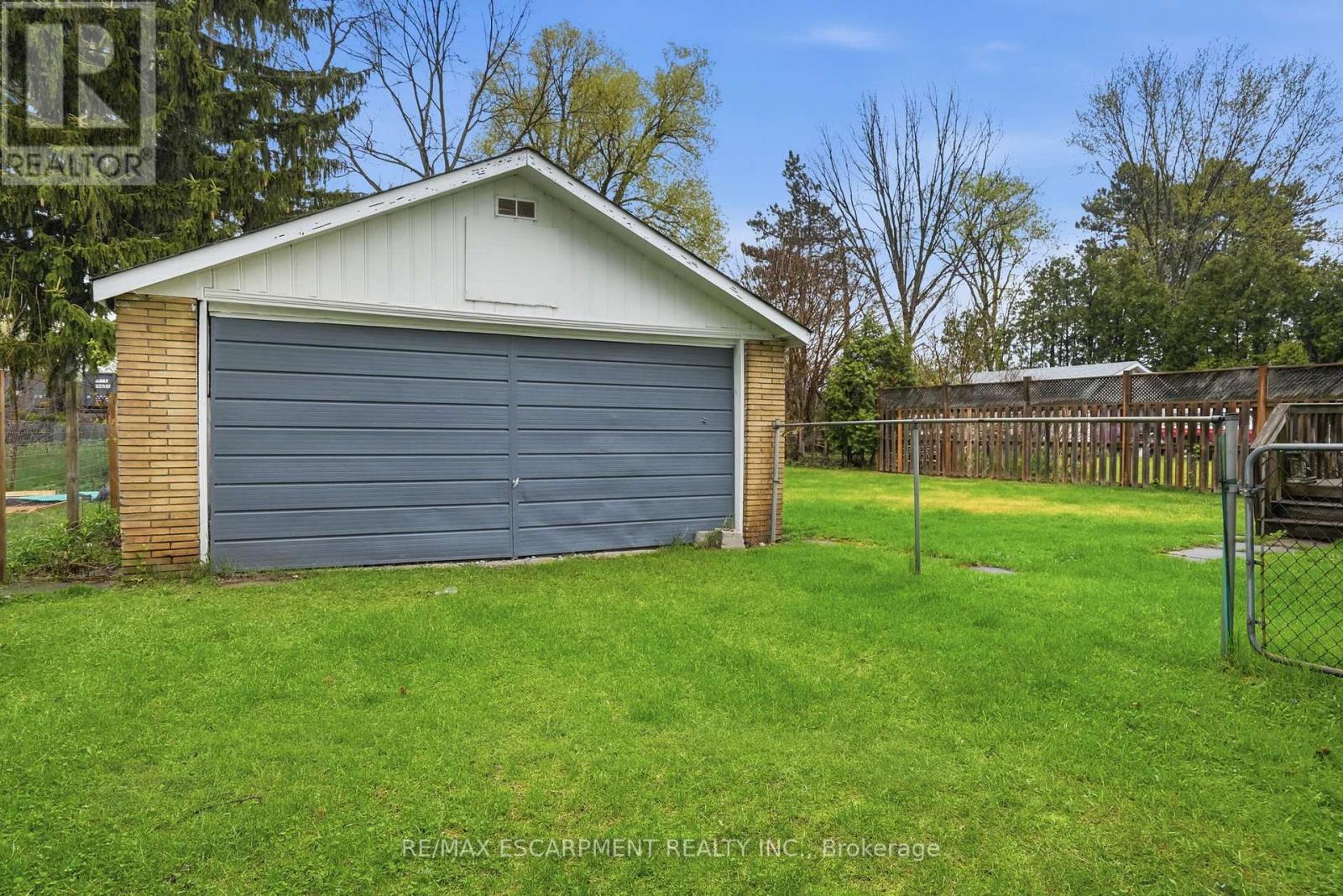 523 Enfield Road, Burlington, Ontario  L7T 2X5 - Photo 3 - W13120830