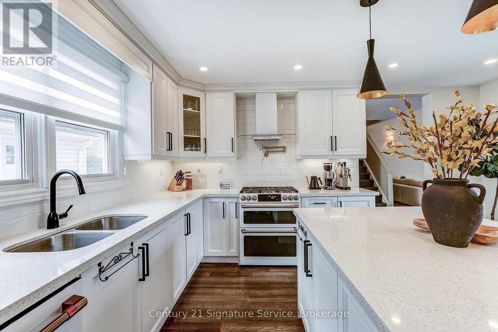 1159 Kos Boulevard, Mississauga, Ontario  L5J 4L3 - Photo 12 - W13120844