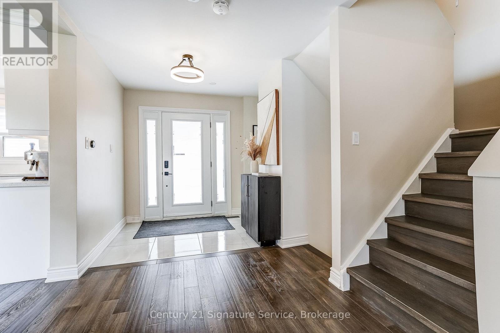 1159 Kos Boulevard, Mississauga, Ontario  L5J 4L3 - Photo 5 - W13120844