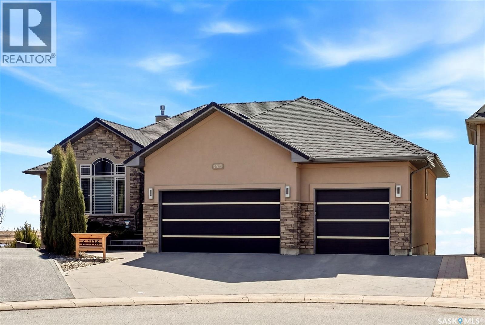 6106 Wascana Court, Regina, Saskatchewan  S4V 3E7 - Photo 2 - SK035803
