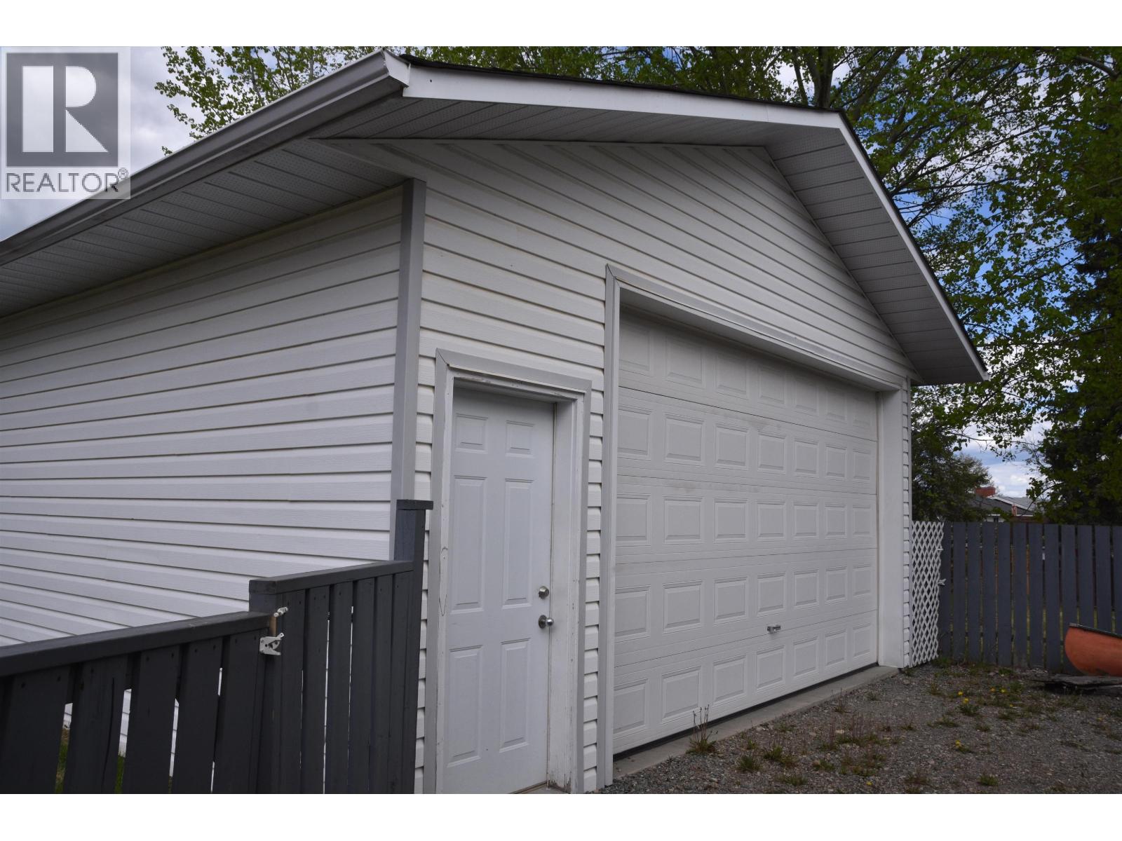 1450 Fraser Crescent, Prince George, British Columbia  V2M 3Y2 - Photo 2 - R3122816