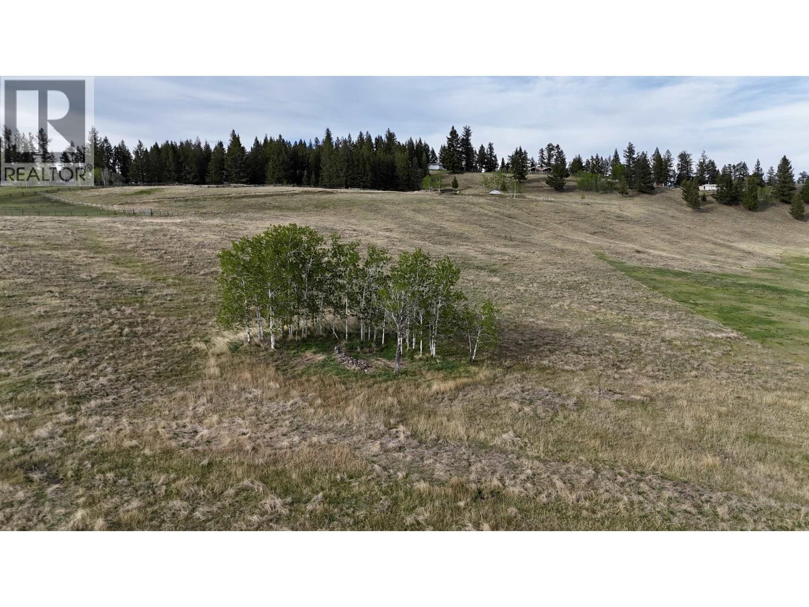 5387 Tatton Station Road, 108 Mile Ranch, British Columbia  V0K 2E1 - Photo 4 - R3096447