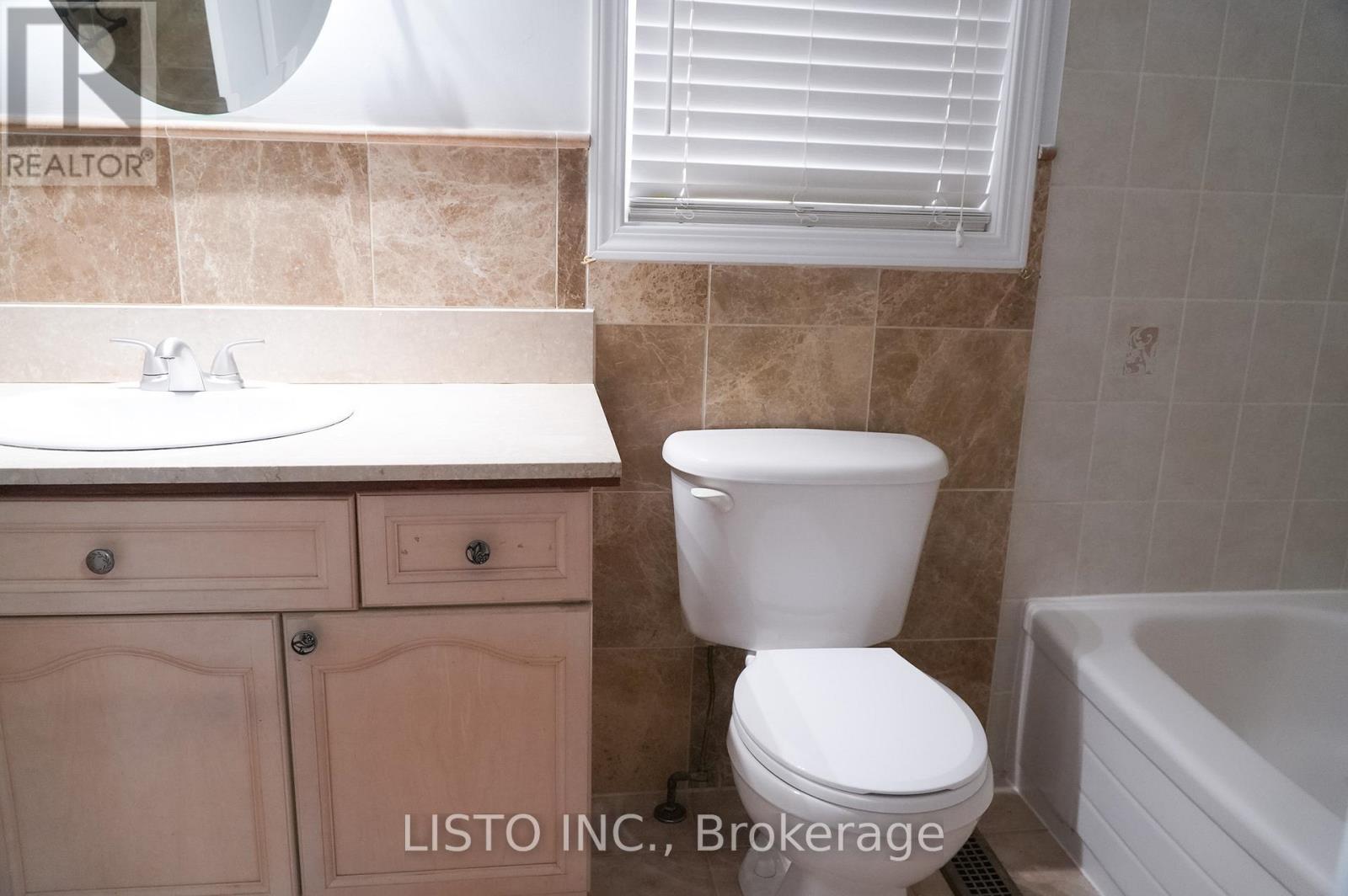 128 Sweetwood Circle, Brampton, Ontario L7A 2S2 - Photo 11 - W13099908