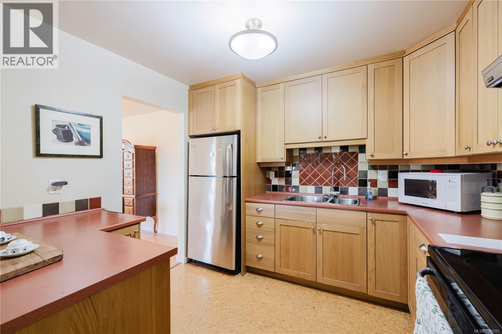 403 1012 Collinson St, Victoria, British Columbia  V8V 3C1 - Photo 7 - 1036293