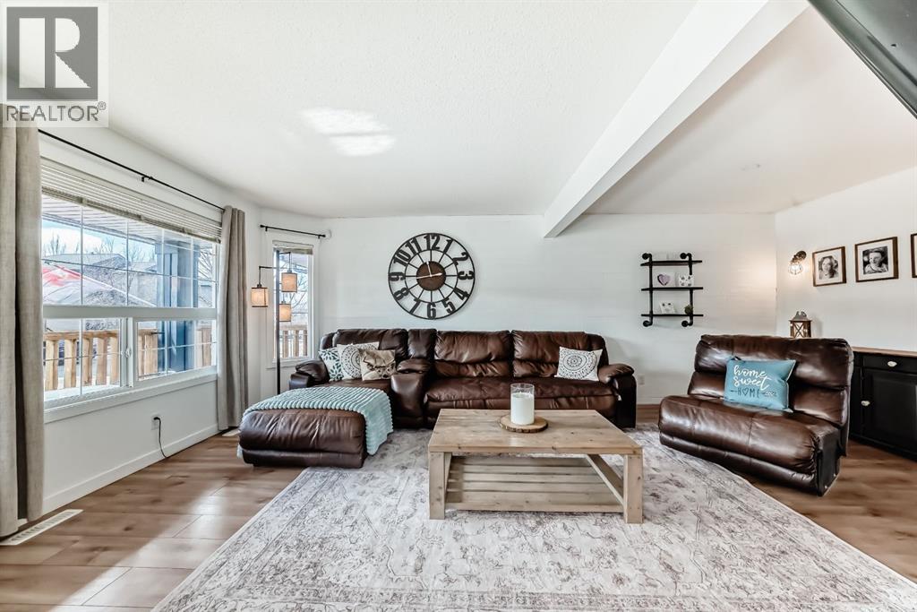 93 Evansford Circle Nw, Calgary, Alberta  T3P 0A9 - Photo 7 - A2301904