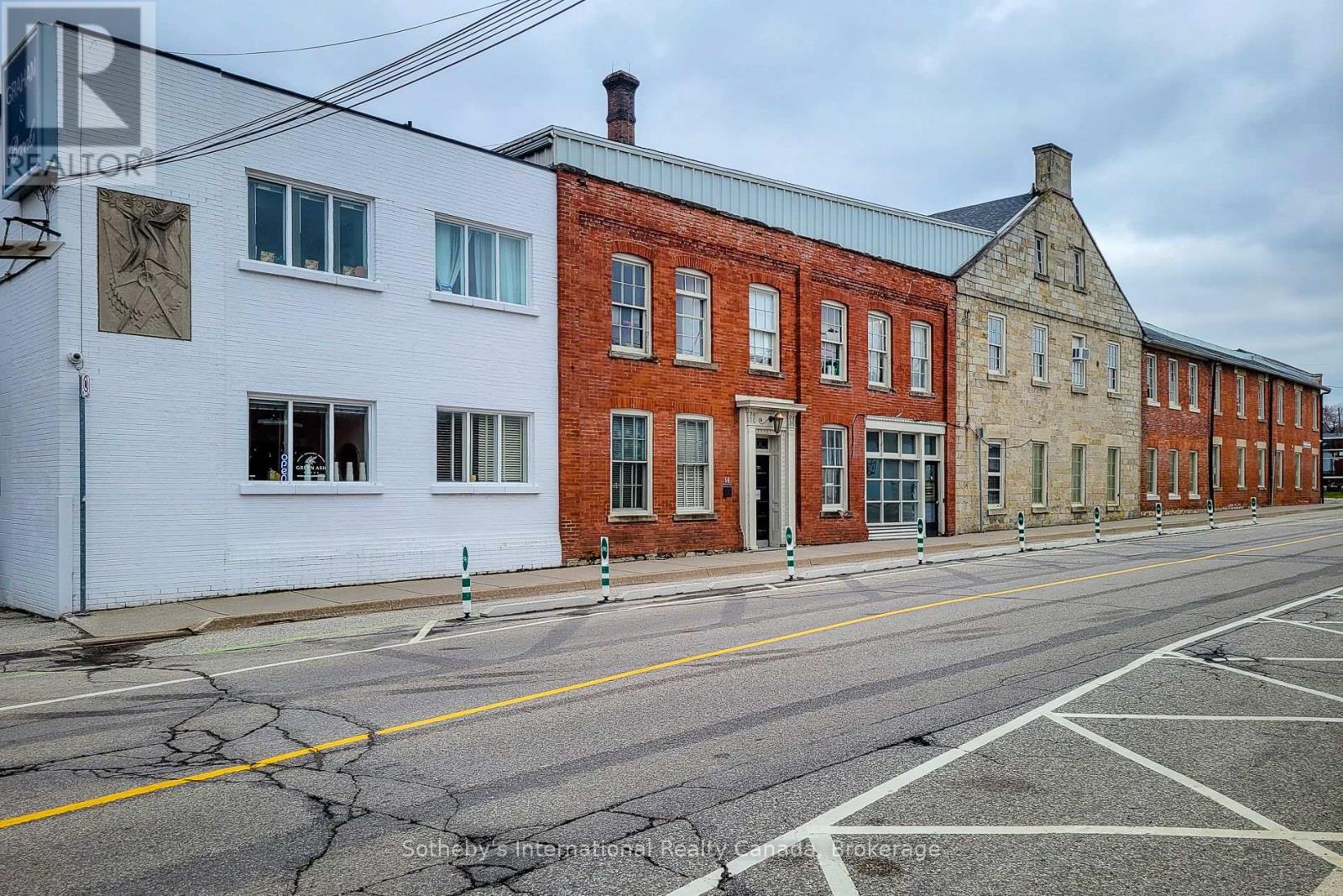 108 - 64 Hatt Street, Hamilton, Ontario  L9H 7T6 - Photo 2 - X13121154