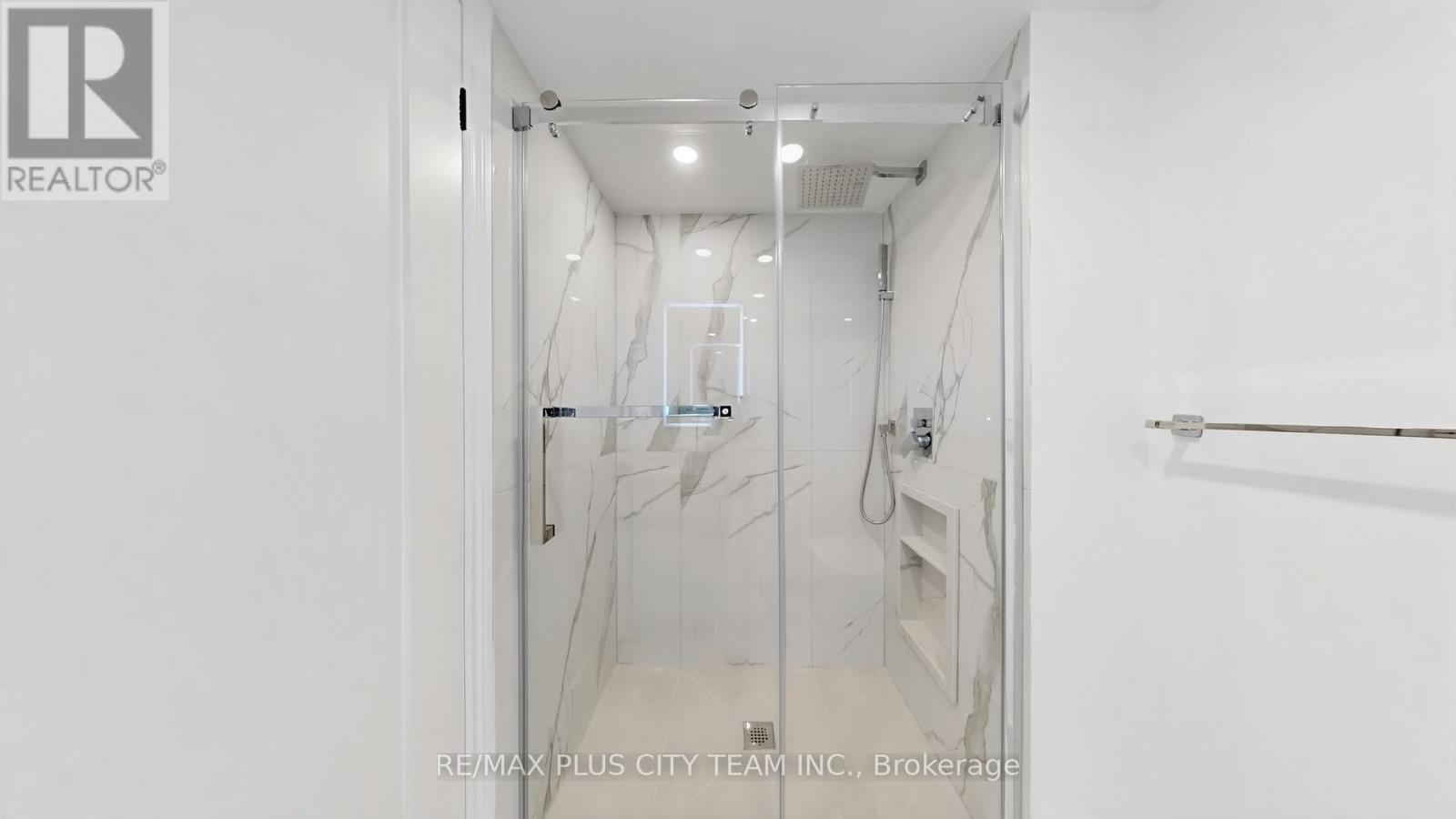 812 - 1720 Eglinton Avenue E, Toronto, Ontario  M4A 2X8 - Photo 11 - C13026484