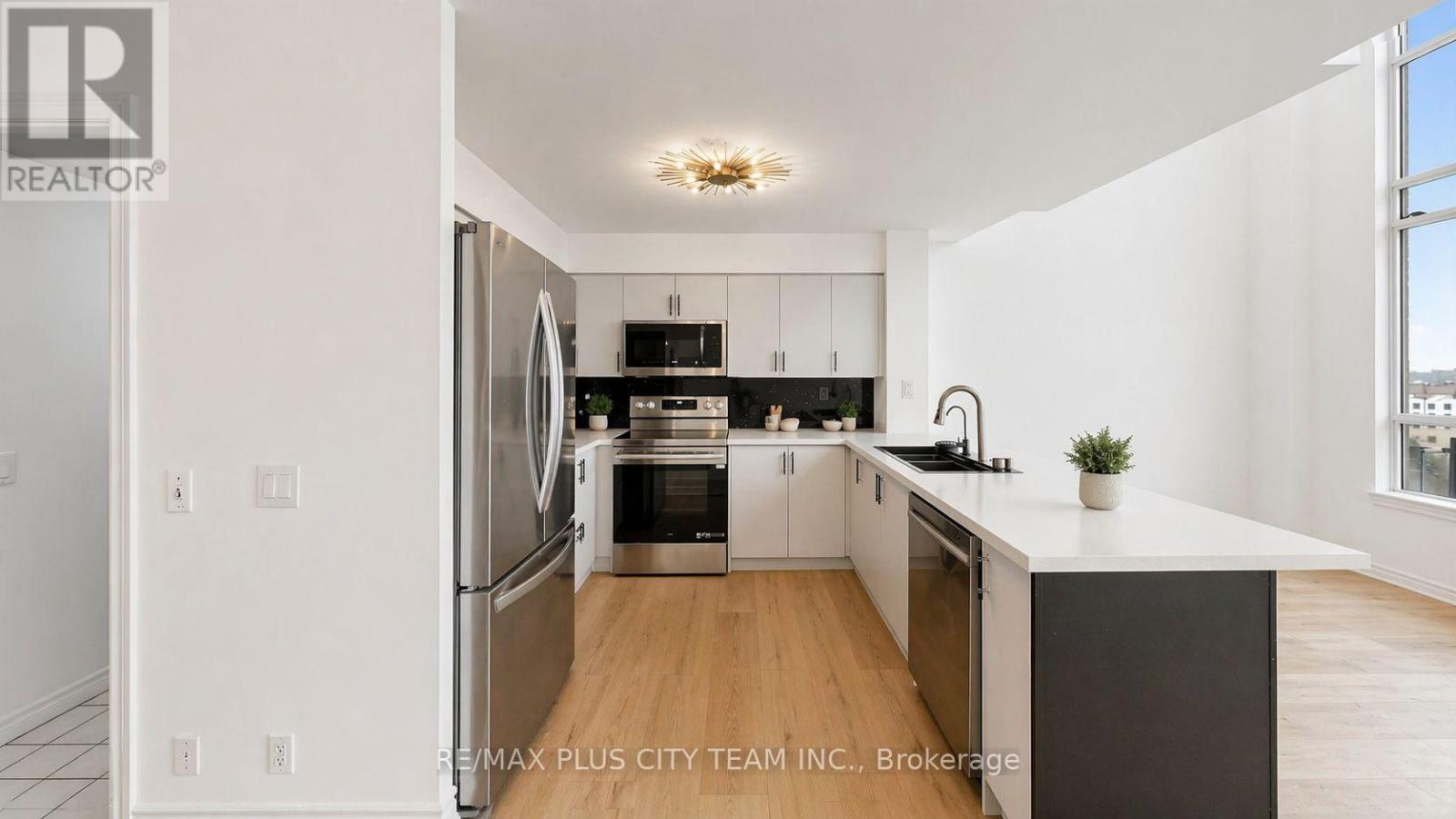 812 - 1720 Eglinton Avenue E, Toronto, Ontario  M4A 2X8 - Photo 7 - C13026484