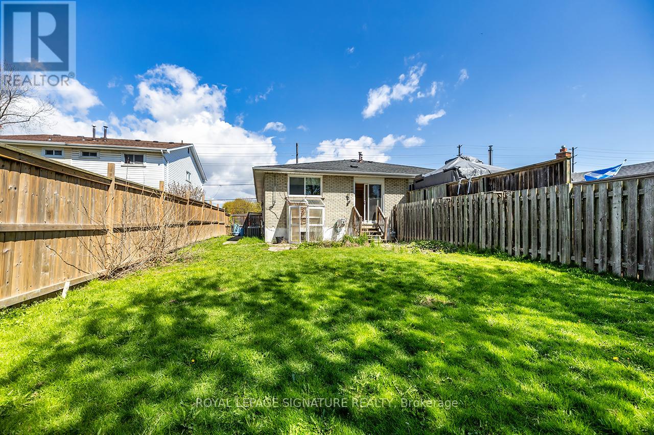 593 Gibb Street, Oshawa, Ontario  L1J 1Z6 - Photo 6 - E13111952