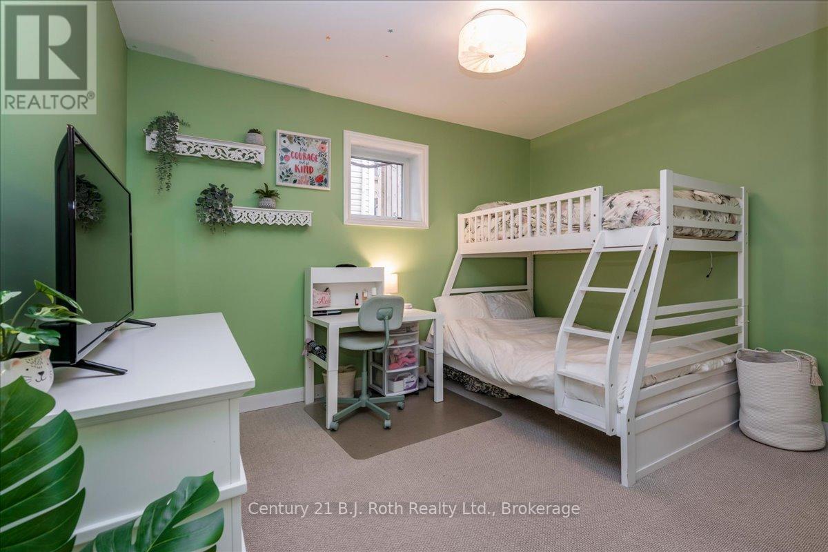 40 Grand Poplar Lane, Wasaga Beach, Ontario L9Z 0E2 - Photo 25 - S13095412