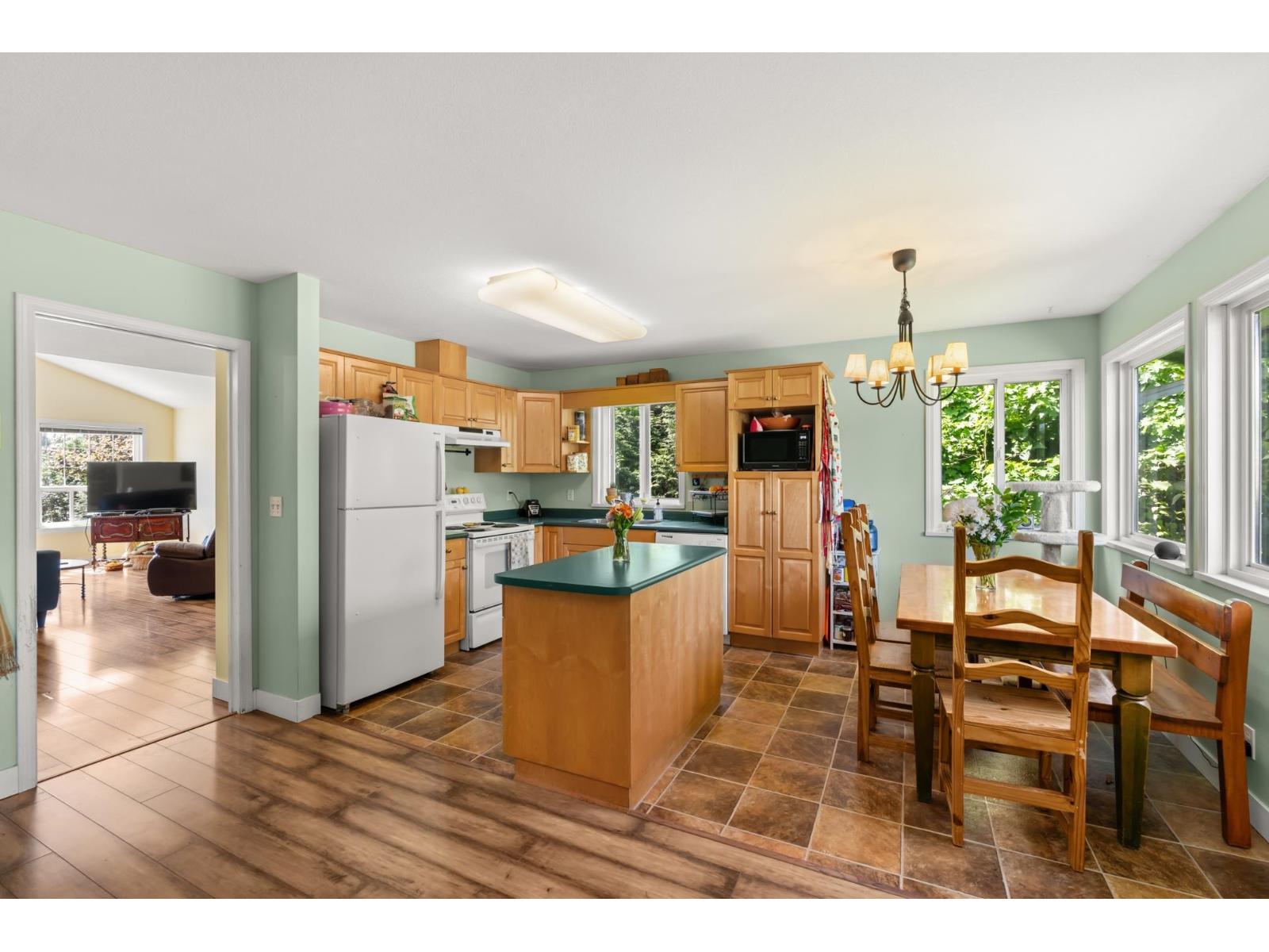 21611 50 Avenue, Langley, British Columbia  V3A 3T2 - Photo 11 - R3122429