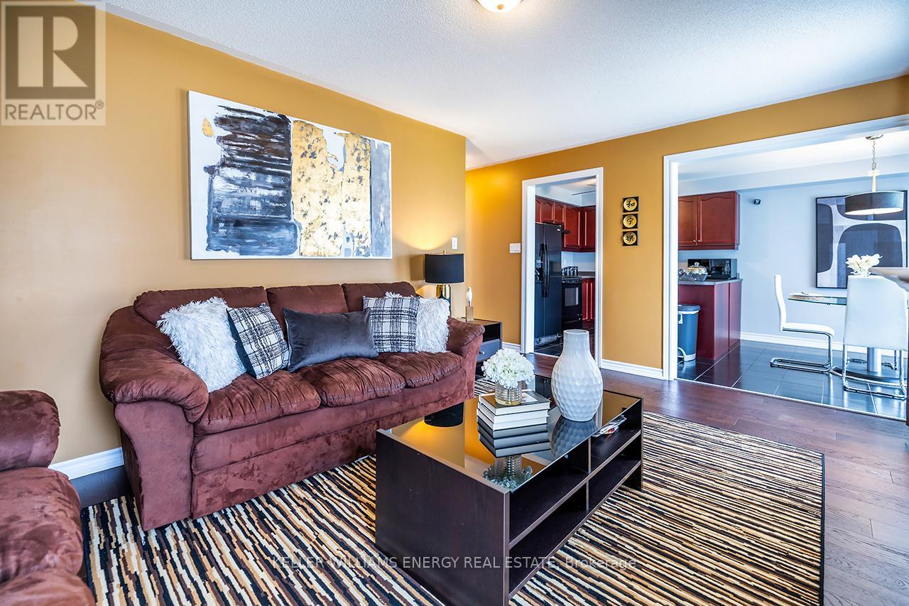 49 Harkness Drive, Whitby, Ontario L1R 0C5 - Photo 15 - E13121088