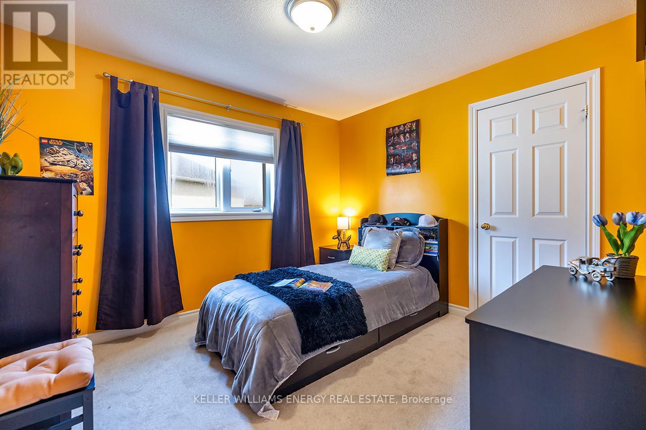49 Harkness Drive, Whitby, Ontario L1R 0C5 - Photo 30 - E13121088